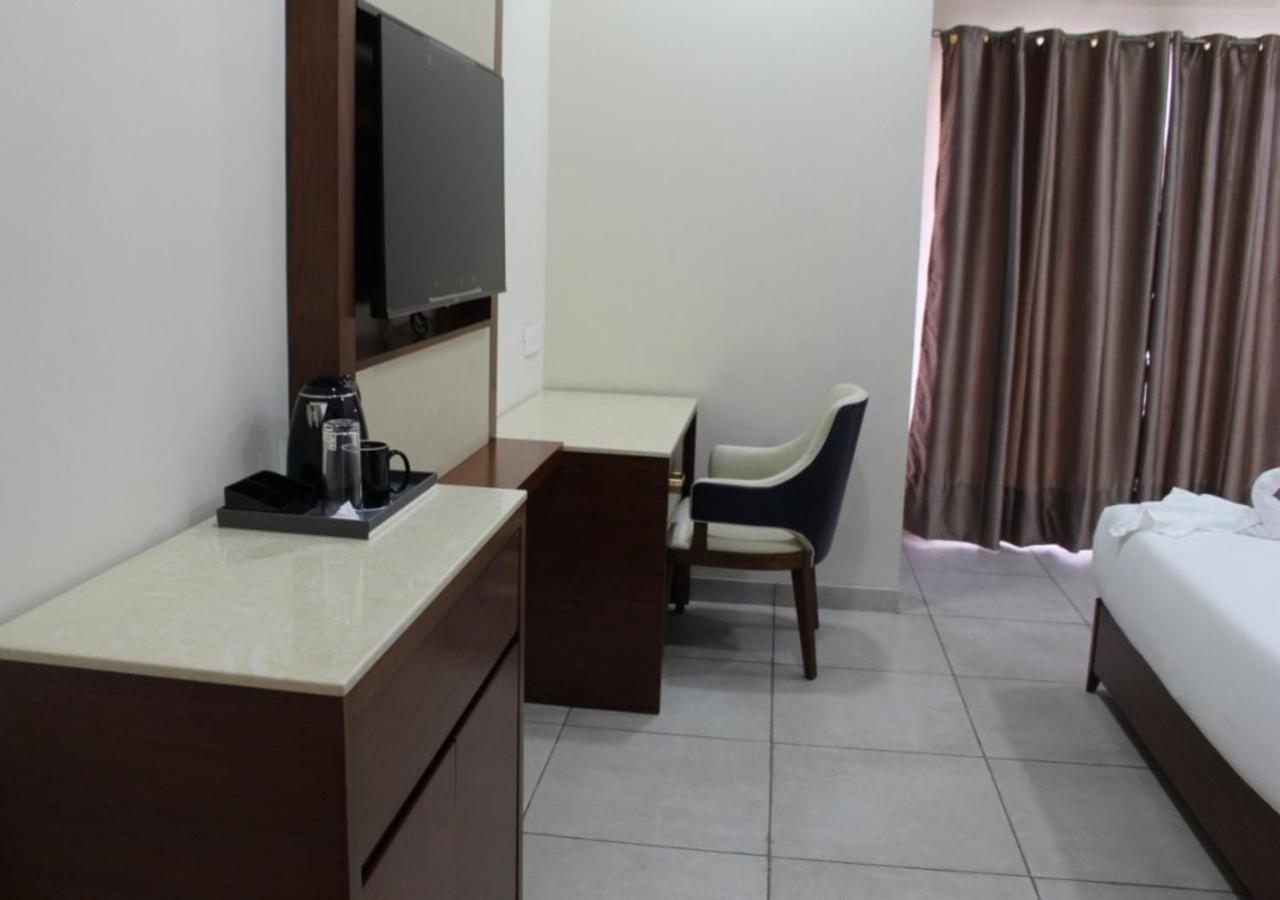 Ixoras Hotel Kinshasa Extérieur photo