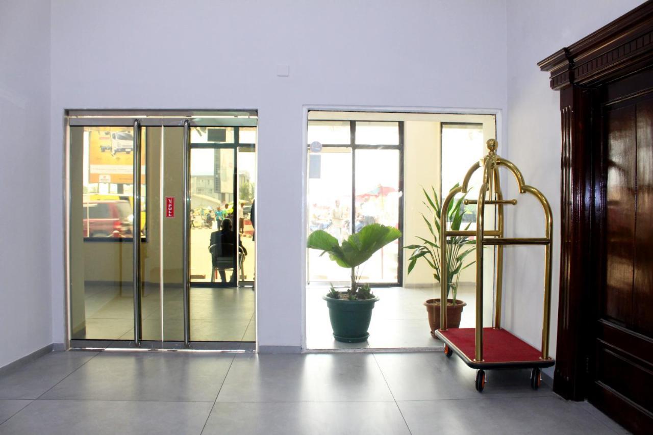 Ixoras Hotel Kinshasa Extérieur photo