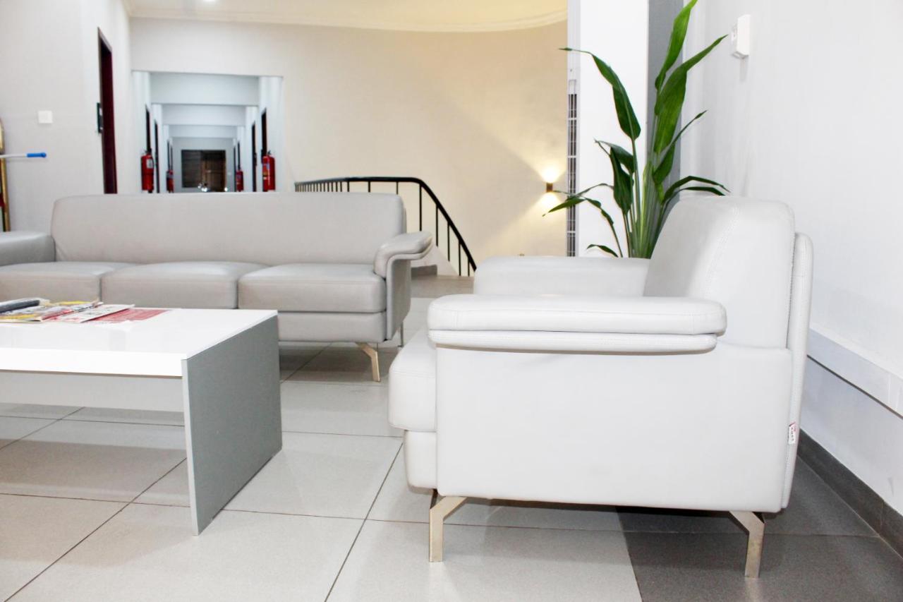 Ixoras Hotel Kinshasa Extérieur photo