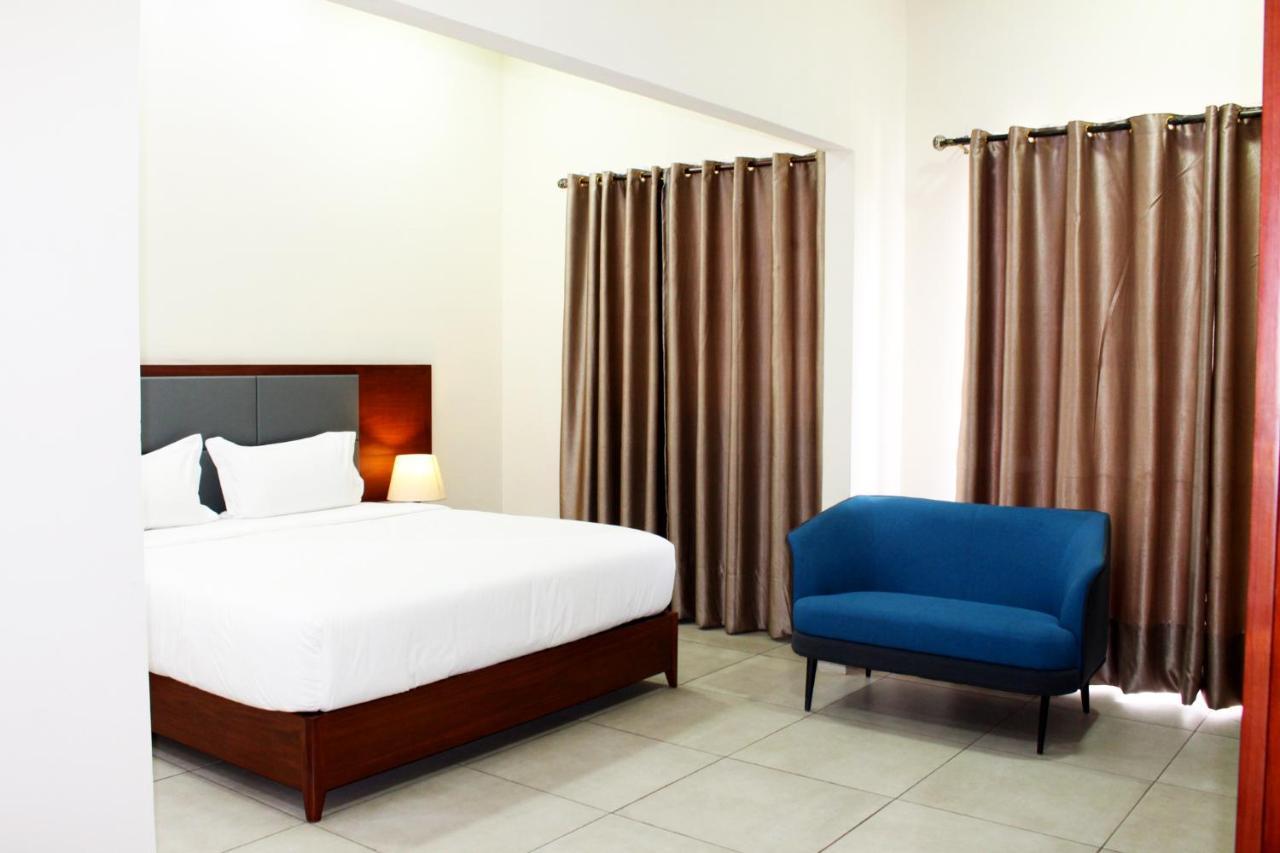 Ixoras Hotel Kinshasa Extérieur photo