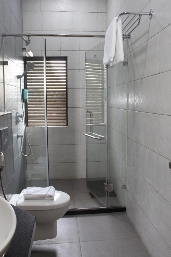 Ixoras Hotel Kinshasa Extérieur photo