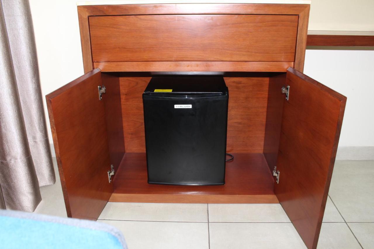 Ixoras Hotel Kinshasa Extérieur photo