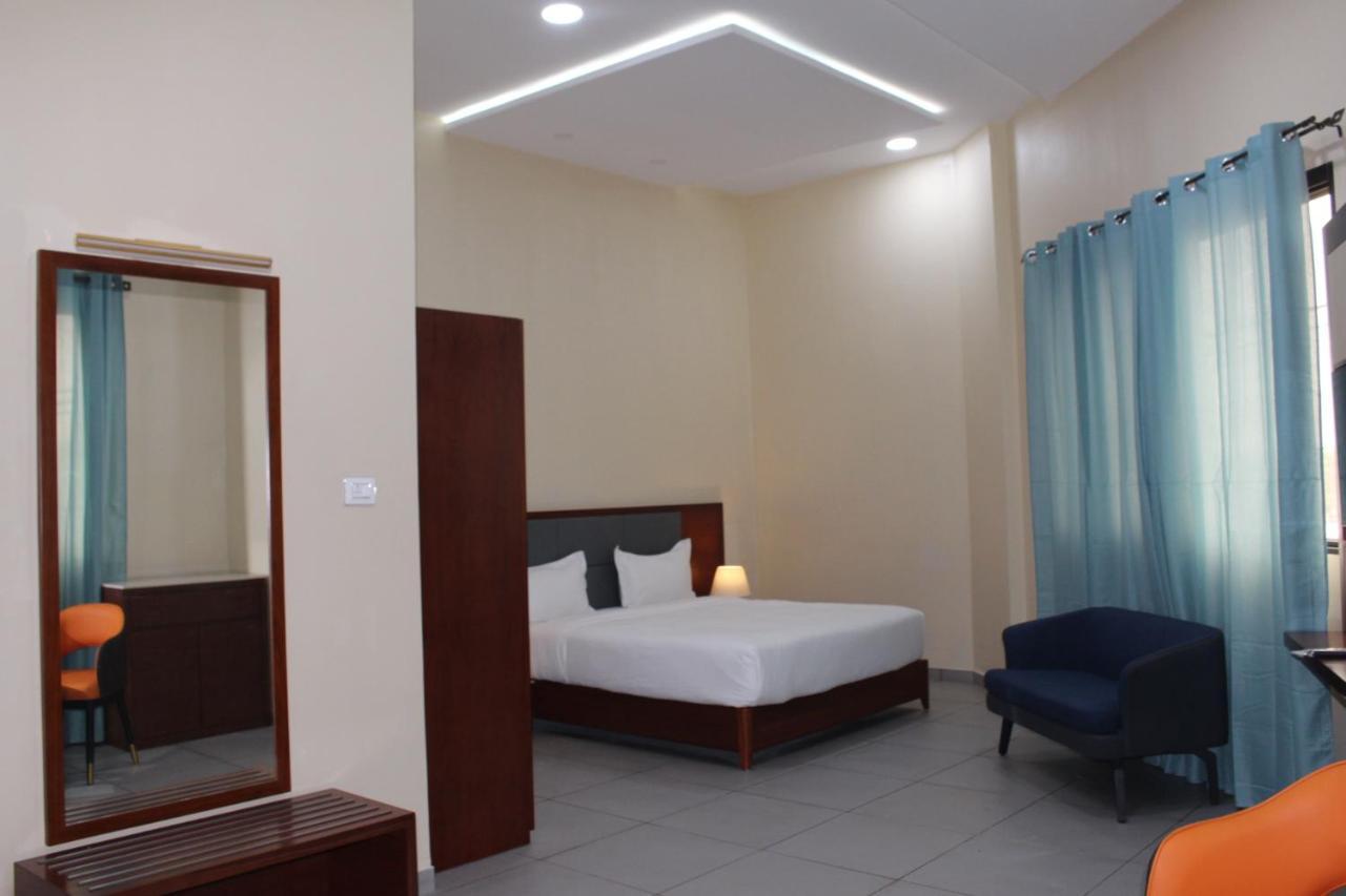 Ixoras Hotel Kinshasa Extérieur photo