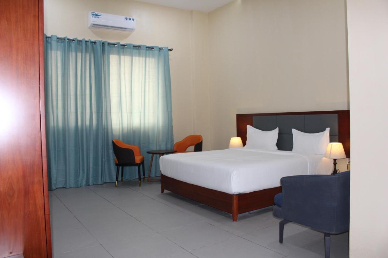 Ixoras Hotel Kinshasa Extérieur photo